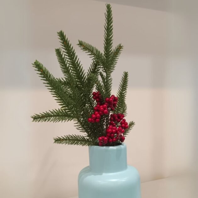 1 pc Faux Berries Pine Cone Decoration Artificial Pine branch توت صنوبر مخاريط ديكورات منزلية - Image 2