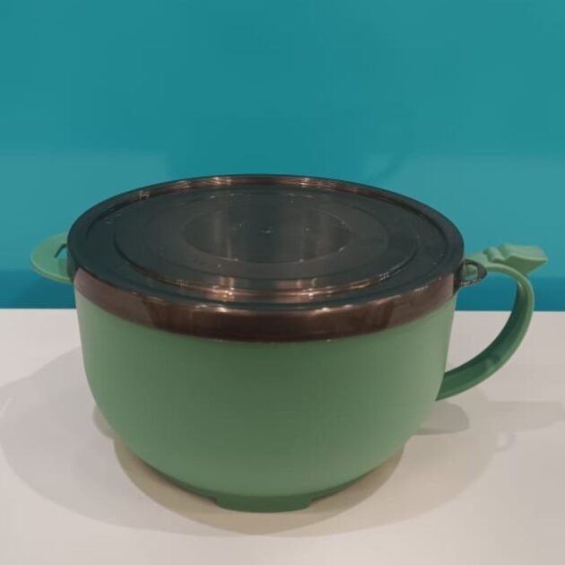 Medium size pot to serve food or for food preservation