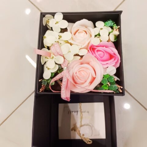 Gift Box with Flowers and Card Latest Fashion
